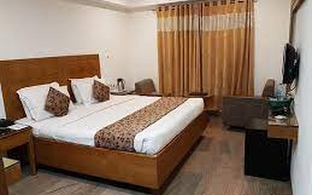 Hotel Punjab Palace Rāipur Екстериор снимка