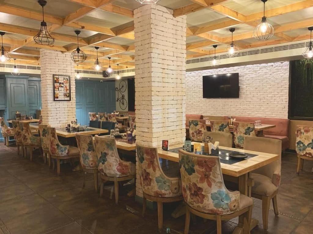 Hotel Punjab Palace Rāipur Екстериор снимка